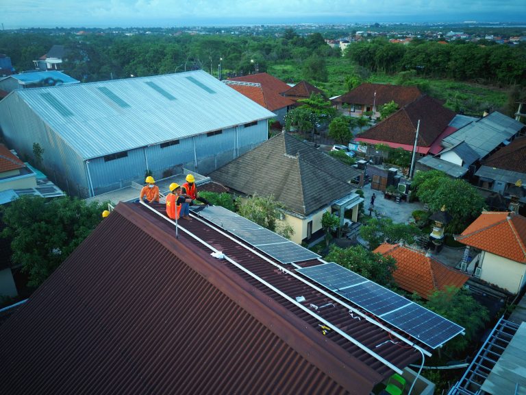 Pemasangan Solar Panel
